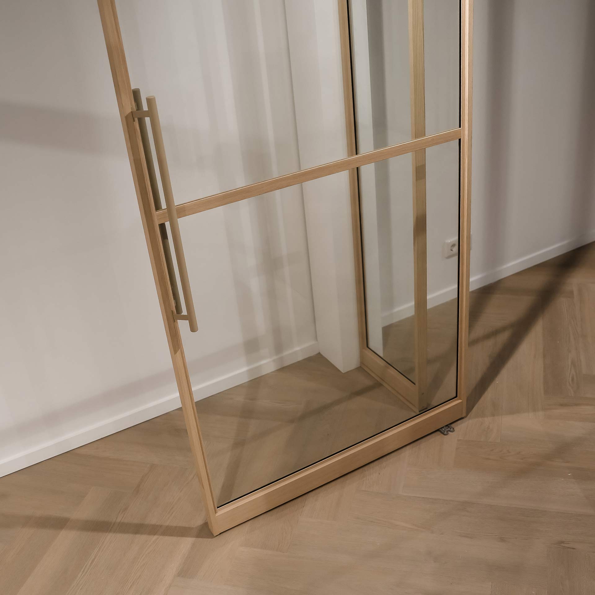 Eikenhouten fineerdeuren bij Skarson