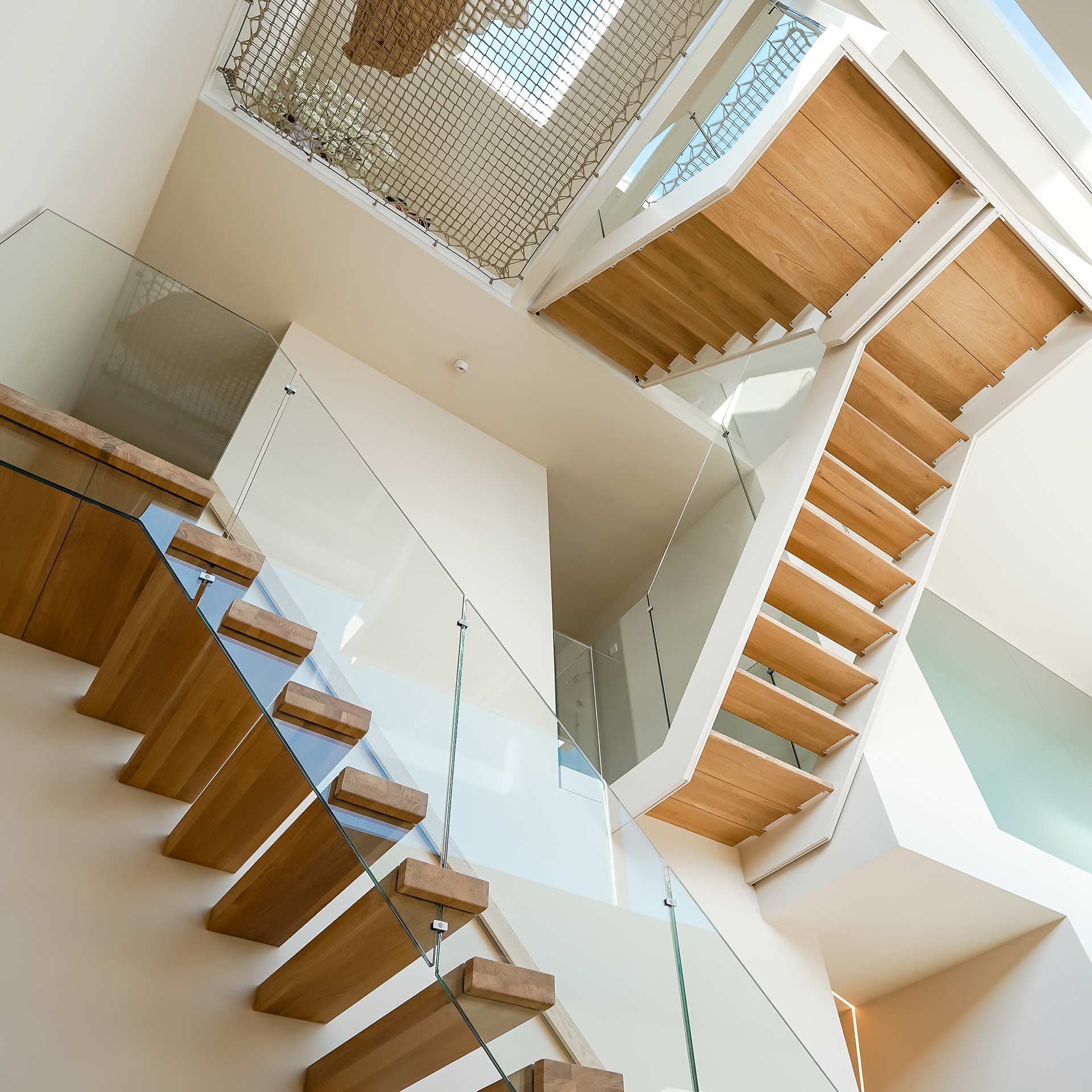 Houten trappen bij Skarson